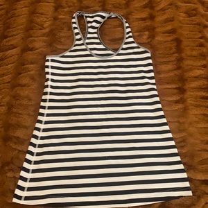 Lululemon black and white tank top